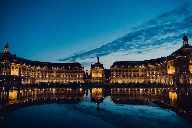 Place de la Bourse and Miroir d’Eau illuminated at night