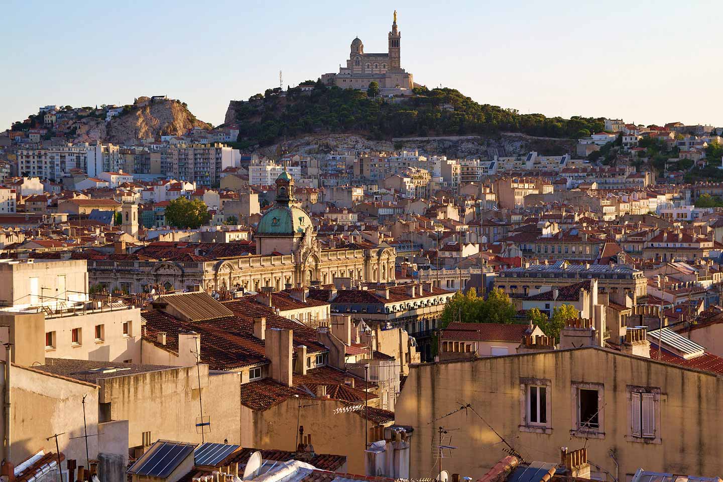 Mountain Notre Dame in Marseille tour