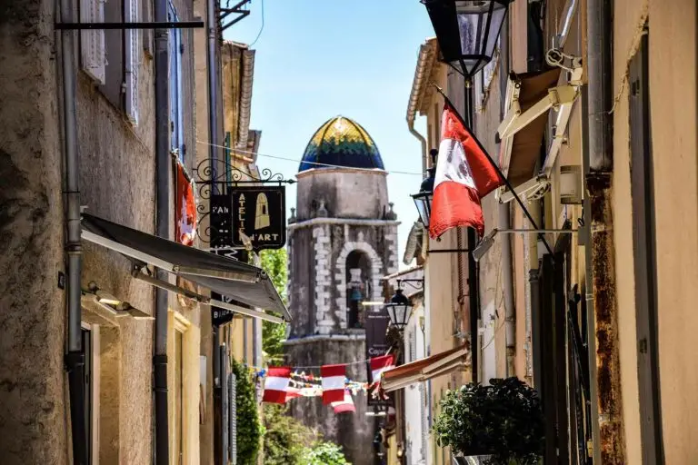 St Tropez architecture tour on French Riviera