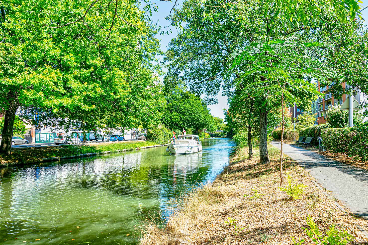 Riverboat cruise tour on Canal du Midi