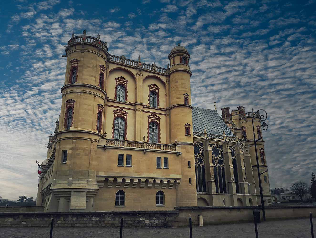 Guided tour of château de saint-germain-en-laye on 7 day itinerary.