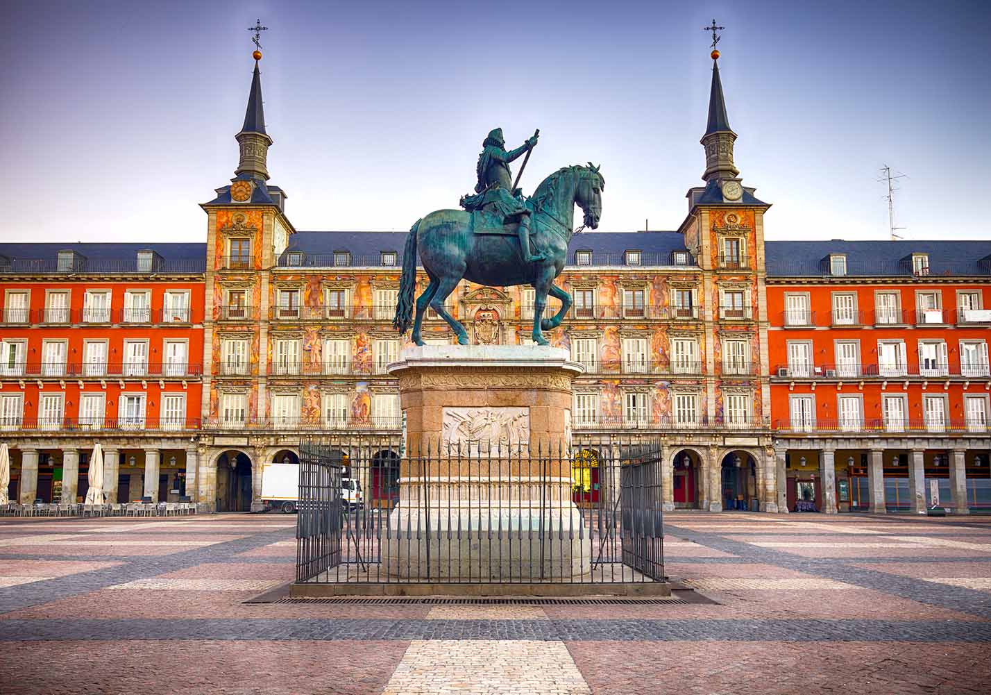 Madrid square statue