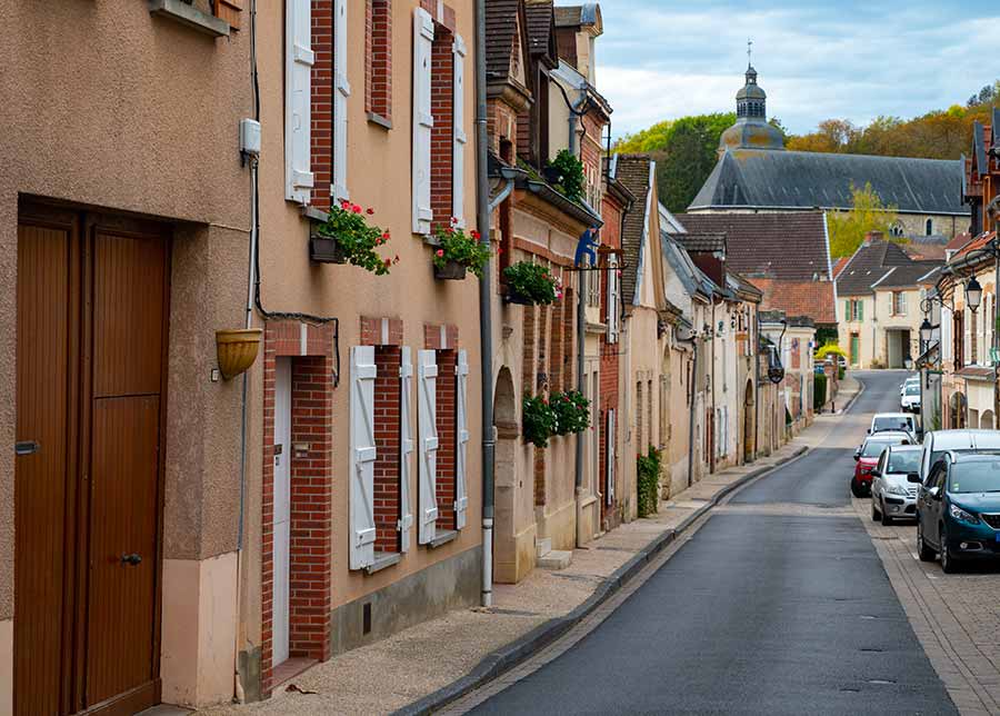 private tour group with guide in charming Hautvillers, Champagne, France